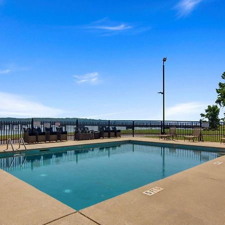 Clarion Pointe On The Lake Clarksville-South Hill West Exterior photo