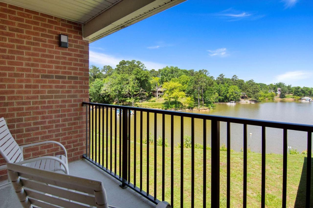 Clarion Pointe On The Lake Clarksville-South Hill West Exterior photo