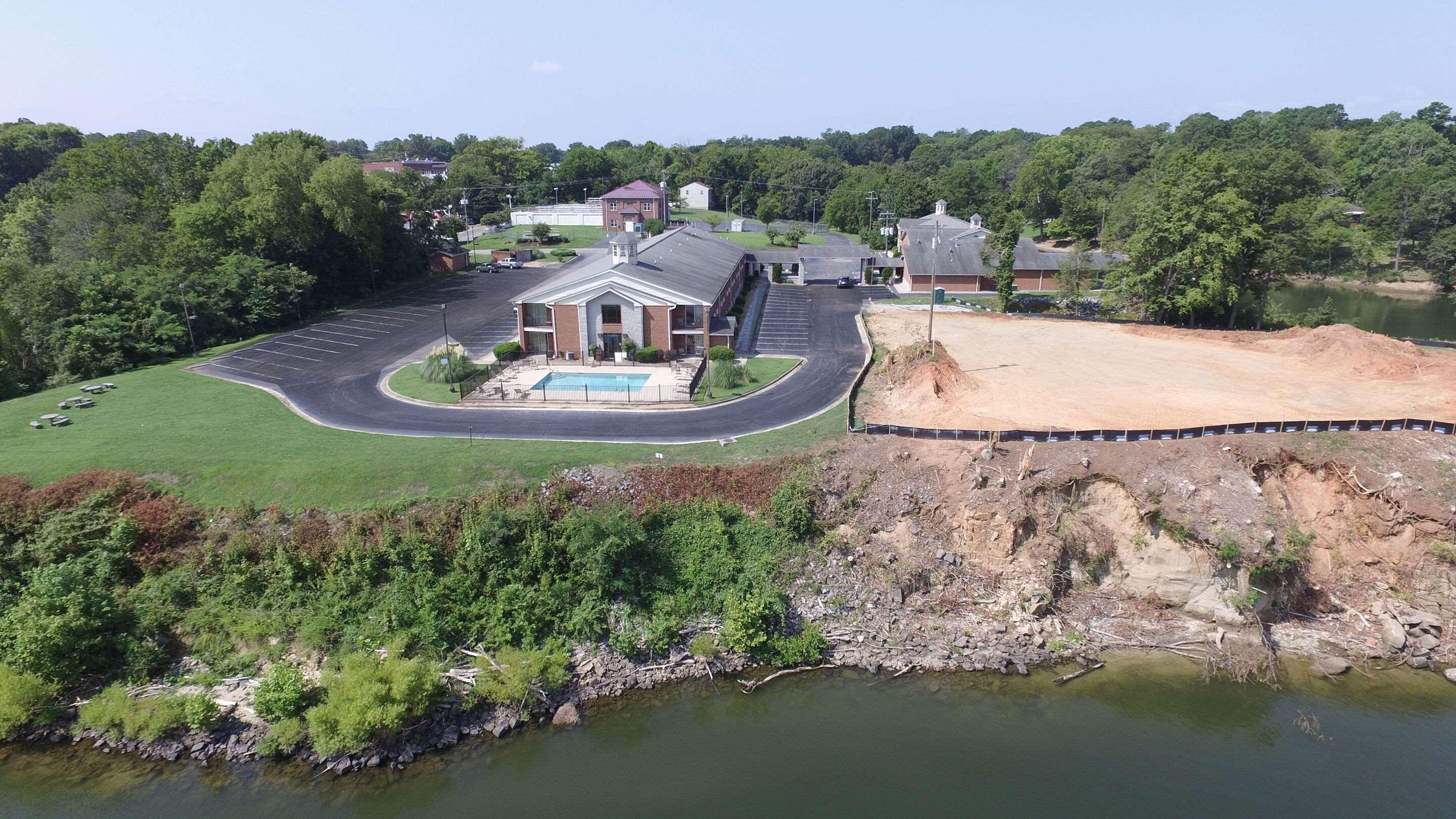 Clarion Pointe On The Lake Clarksville-South Hill West Exterior photo
